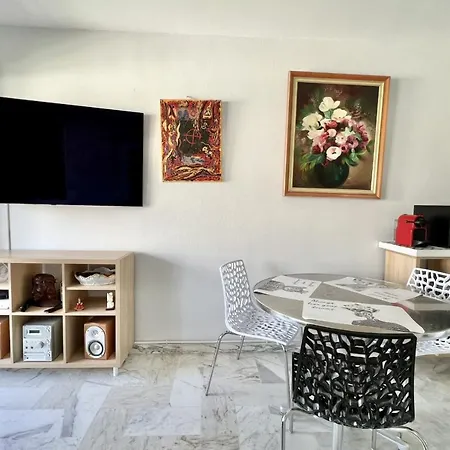 아파트 Bright 31m2 Flowered Terrace Near Croisette *