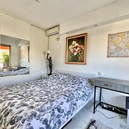Bright 31m2 Flowered Terrace Near Croisette 아파트