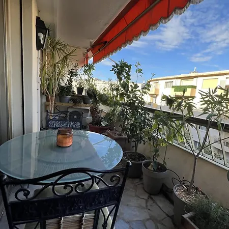 Bright 31m2 Flowered Terrace Near Croisette 칸느