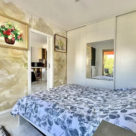 Bright 31m2 Flowered Terrace Near Croisette Διαμέρισμα Κάννες